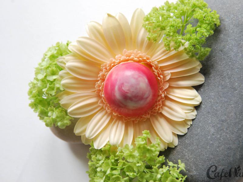 Praline mit exotischer Füllung